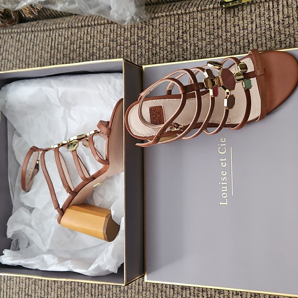 NEW Louise Et Cie Leeba Wood Heels Ankle Strap Leather Sandals shoes sz 8